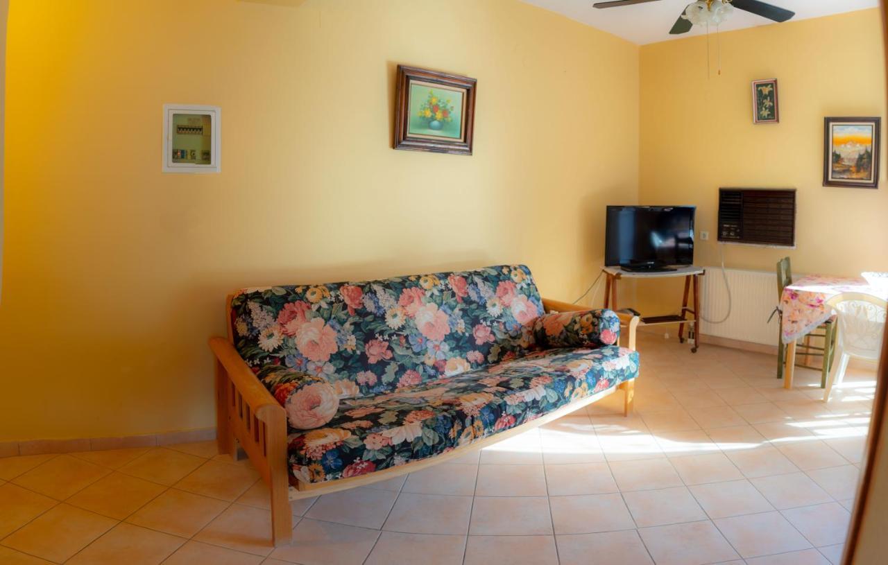Valsamis Villa Apartments Poros  Exterior photo